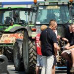 Los agricultores belgas intentan asaltar el ayuntamiento por el plan ecológico de la UE que les dejaría sin trabajo