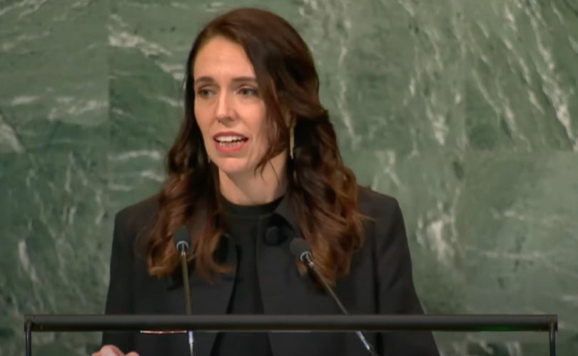 La primera ministra de Nueva Zelanda, Jacinda Ardern, compara la ‘información errónea’ con un ‘arma de guerra’ y pide un sistema de censura global en un discurso de la ONU