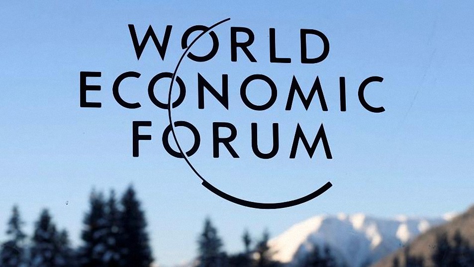 Funcionario del Foro Económico Mundial arremete contra los críticos «realmente no deberían estar hablando de la organización globalista»