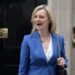 Reino Unido gastará al menos 2.3 mil millones de libras para apoyar a Ucrania en 2023, dice la primera ministra Liz Truss