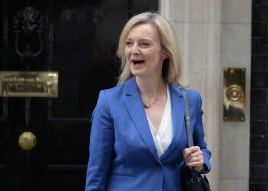 Reino Unido gastará al menos 2.3 mil millones de libras para apoyar a Ucrania en 2023, dice la primera ministra Liz Truss