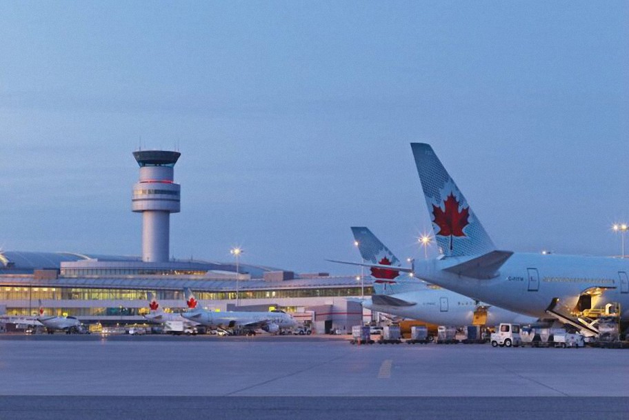 Según muestran memorandos, el gobierno canadiense instruyó a las aerolíneas para que rechazaran las exenciones de vacunas COVID