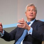 CEO de JPMorgan: vetar proyectos de combustibles fósiles enviaría a EE. UU. a una espiral de muerte