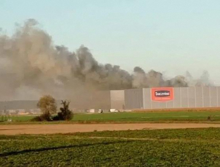 Enorme incendio en una importante planta de procesamiento de carne, esta vez en Polonia