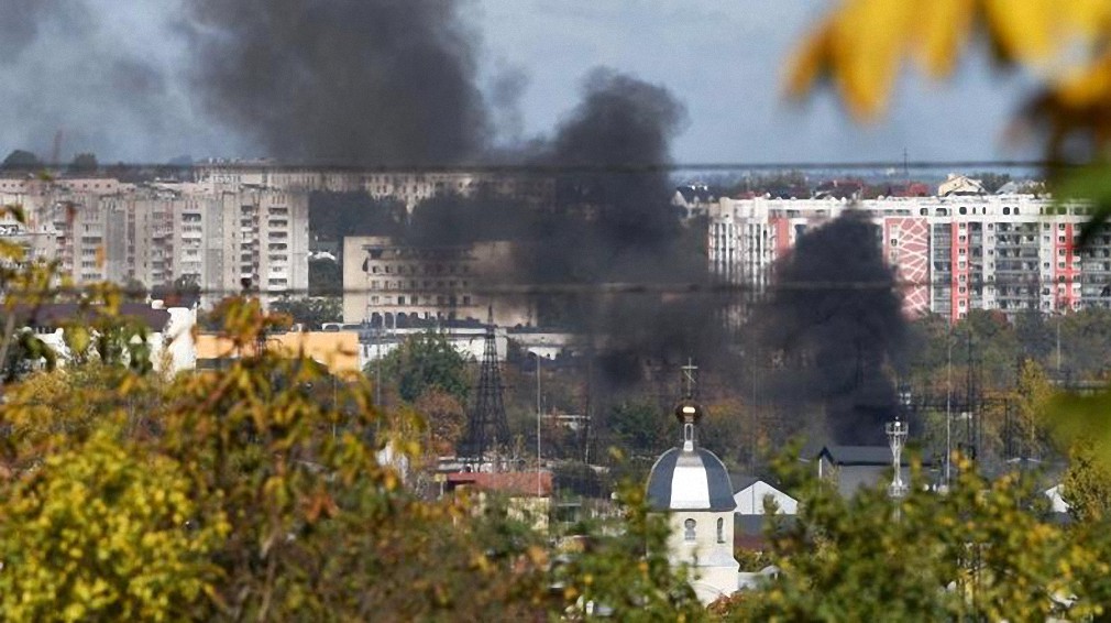 Rusia lanza ataques a gran escala en unas 20 ciudades ucranianas en respuesta a la explosión del puente en Crimea