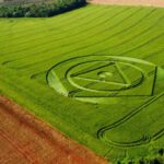 Aparece una misteriosa formación en un campo agrícola en Brasil, ¿mensaje extraterrestre?