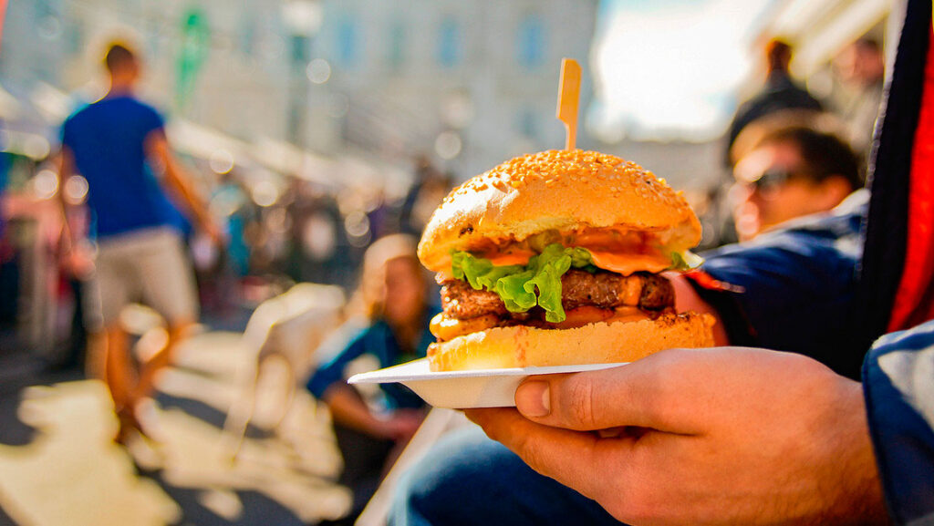 Cómo la inflación disparada en España obligó a las familias a consumir alimentos poco saludables