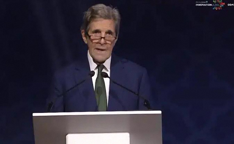 John Kerry dice que la estrategia contra el cambio climático se implementará como las vacunas Covid