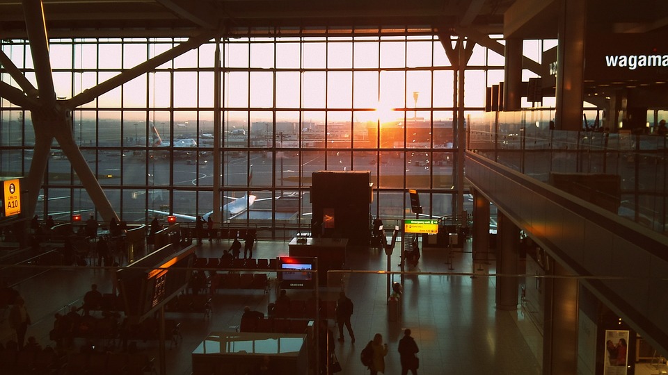 Muere en el aeropuerto de París el refugiado que inspiró la película ‘La Terminal’ de Spielberg