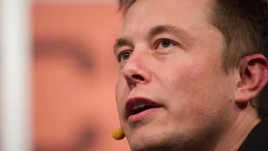 Elon Musk revela que tras vacunarse contra el Covid tuvo «efectos secundarios importantes»