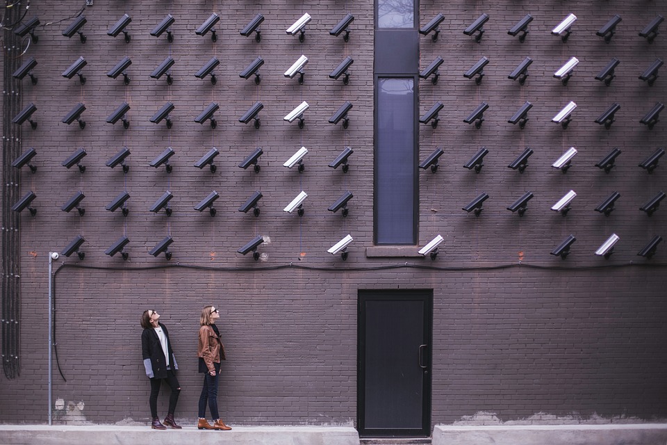 Era de la vigilancia: las autoridades ahora tienen aún más control sobre la gente común