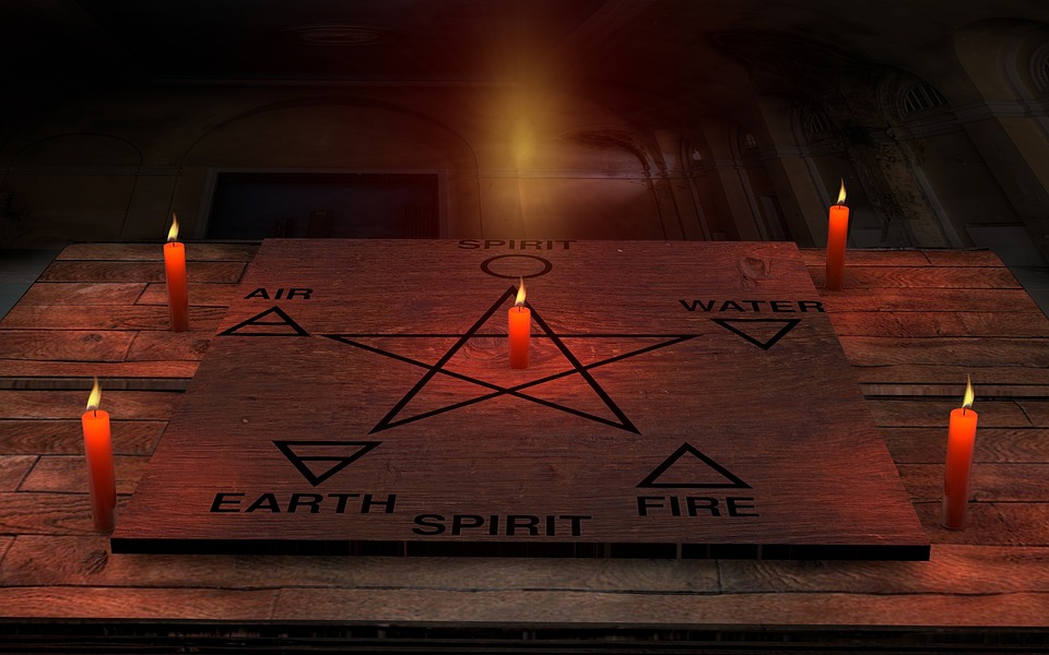 Aumenta en 167 % el número de británicos que se declaran seguidores del satanismo