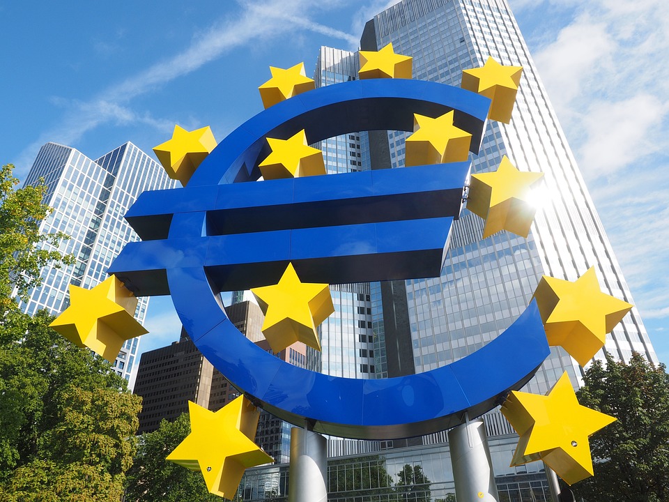 El Banco Central Europeo sube los tipos de interés hasta el 3 % (y prevé otro incremento en marzo)