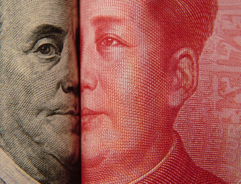 Francia abandona al dólar y abraza al Yuan