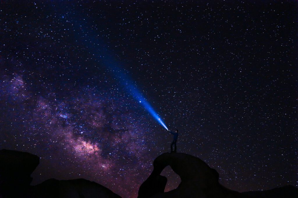 El espacio está lleno de vida