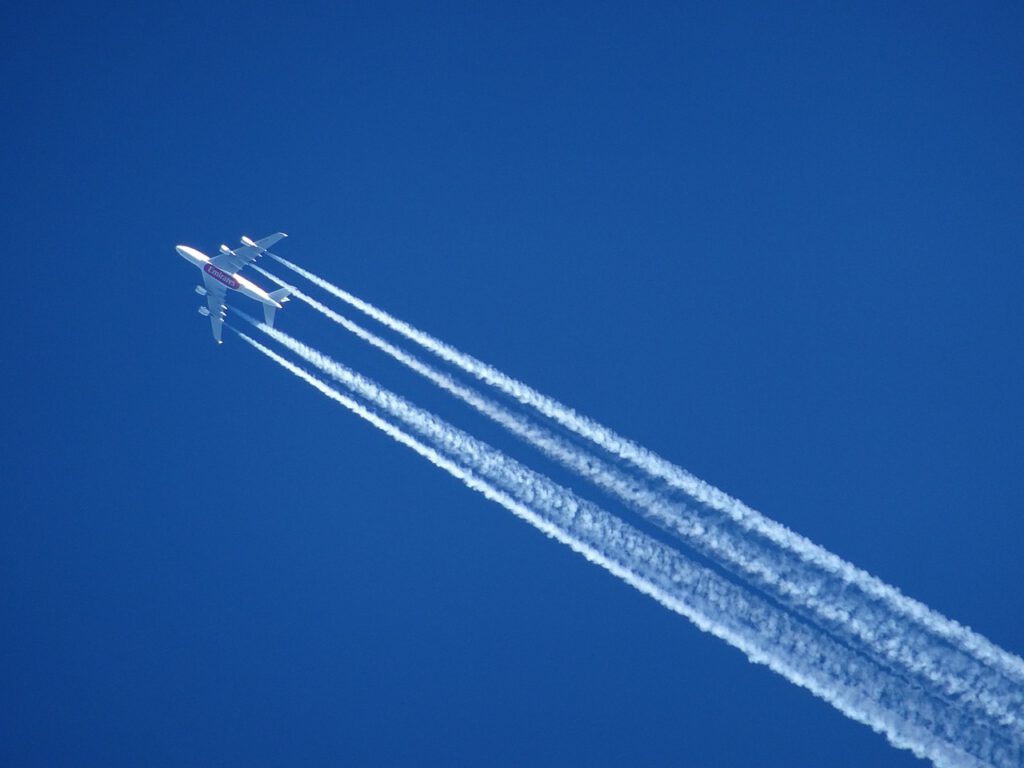 Comandante Javier Antolínez expone fumigaciones químicas (chemtrails)