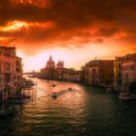 El agua del Gran Canal de Venecia se tiñe de verde y nadie sabe por qué
