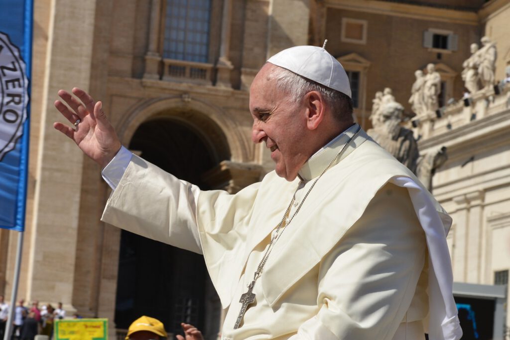 «Un sistema de máquinas absorbe la vida»: el papa Francisco advierte contra la dominación tecnológica