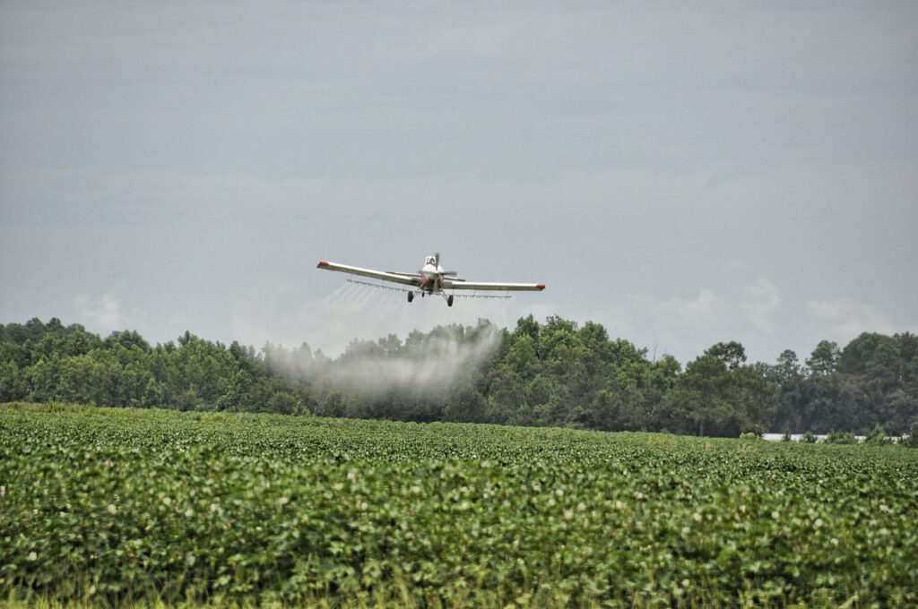 Demandan a la Agencia de Protección Medioambiental de EE.UU. por aprobar dos herbicidas tóxicos