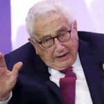 Henry Kissinger, con 100 años, viajó a China, se reunió con Xi Jinping y pidió “coexistir pacíficamente”