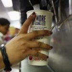 McDonald’s elimina las máquinas de autoservicio de bebidas para todos sus clientes de EE. UU.