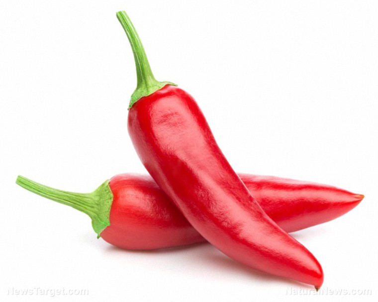 ¿Busca una solución picante para el dolor mientras estimula su corazón y su sistema inmunológico? Prueba la pimienta de cayena