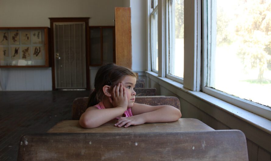 El rendimiento escolar de los adolescentes registra una caída «sin precedentes», revela un informe