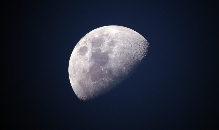 Reveladas naves ocultas en la Luna
