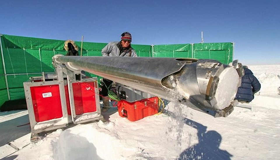 Los científicos han descubierto antiguos rastros de contaminación por metales tóxicos en el hielo de la Antártida