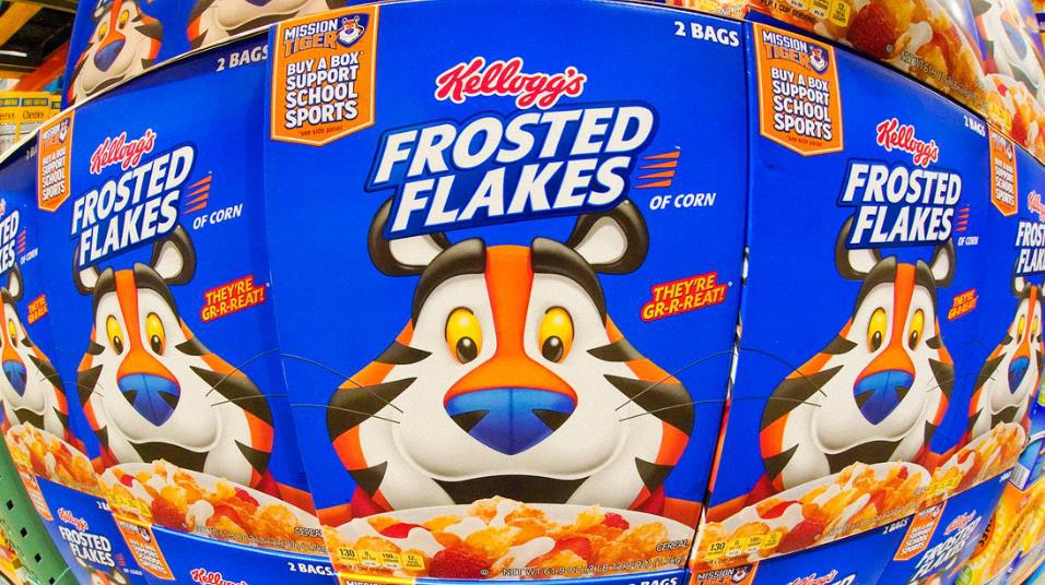 Director ejecutivo de Kellogg’s sugiere a las familias pobres que cenen cereales