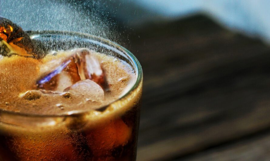 Estudio muestra los peligros de solo dos latas de bebidas azucaradas para la salud