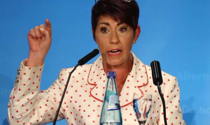 Eurodiputada Christine Anderson: “Las inyecciones de Covid son el crimen más grande jamás cometido contra la humanidad”