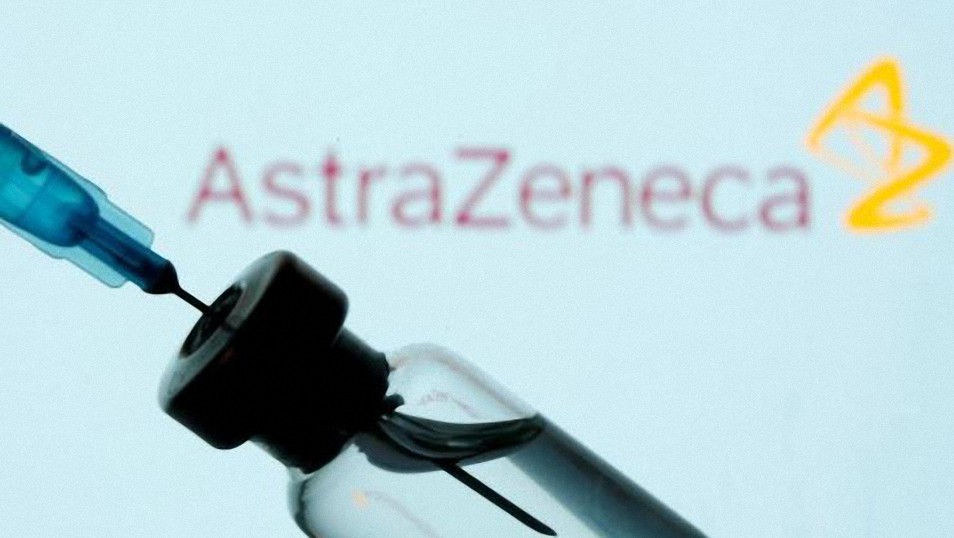 AstraZeneca será obligada a revelar las trombosis sufridas en personas inoculadas contra el Covid-19