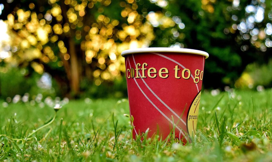 Hospitalizan a una mujer tras beber café con insectos de una máquina expendedora