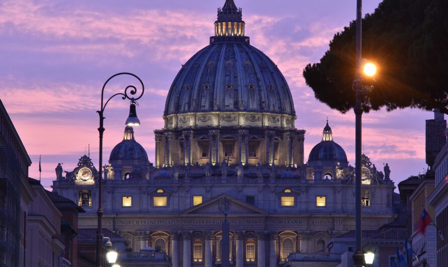 Decenas de empleados amenazan al Vaticano con una demanda sin precedentes