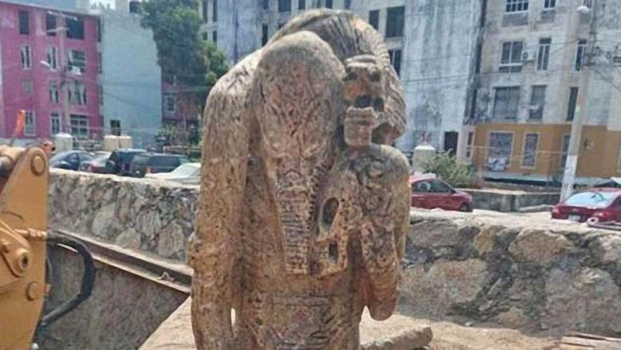 ‘Estatua extraterrestre’ desenterrada en México causa controversia