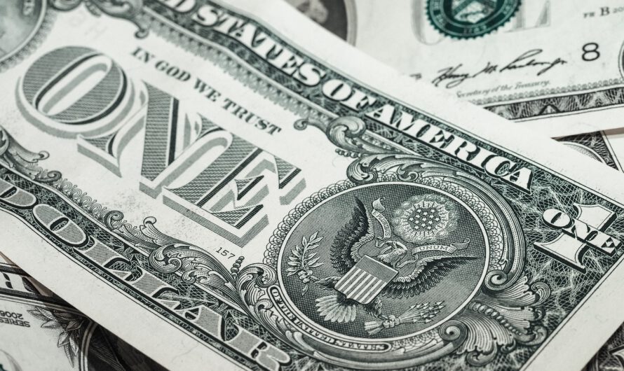 La marca de los amos del mundo: ¿Un alien en el dólar?