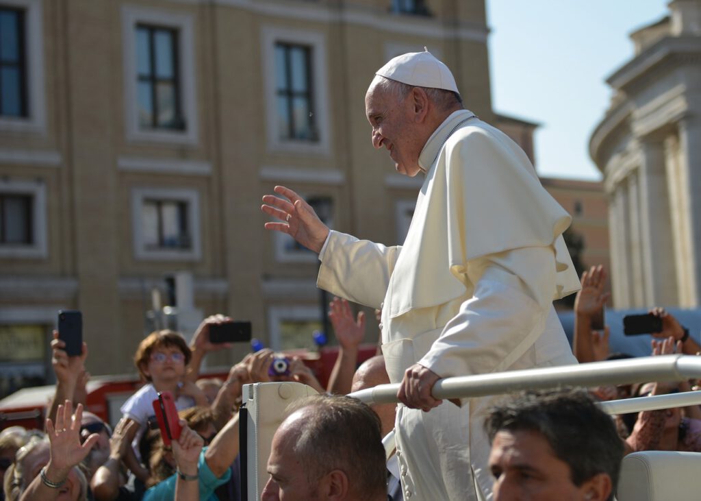 El papa Francisco dice que rechazar migrantes es «un pecado grave»