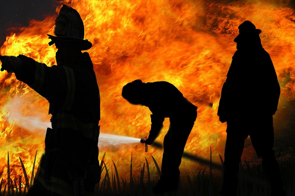 Comparan los incendios de Los Ángeles con el impacto de «una bomba atómica»