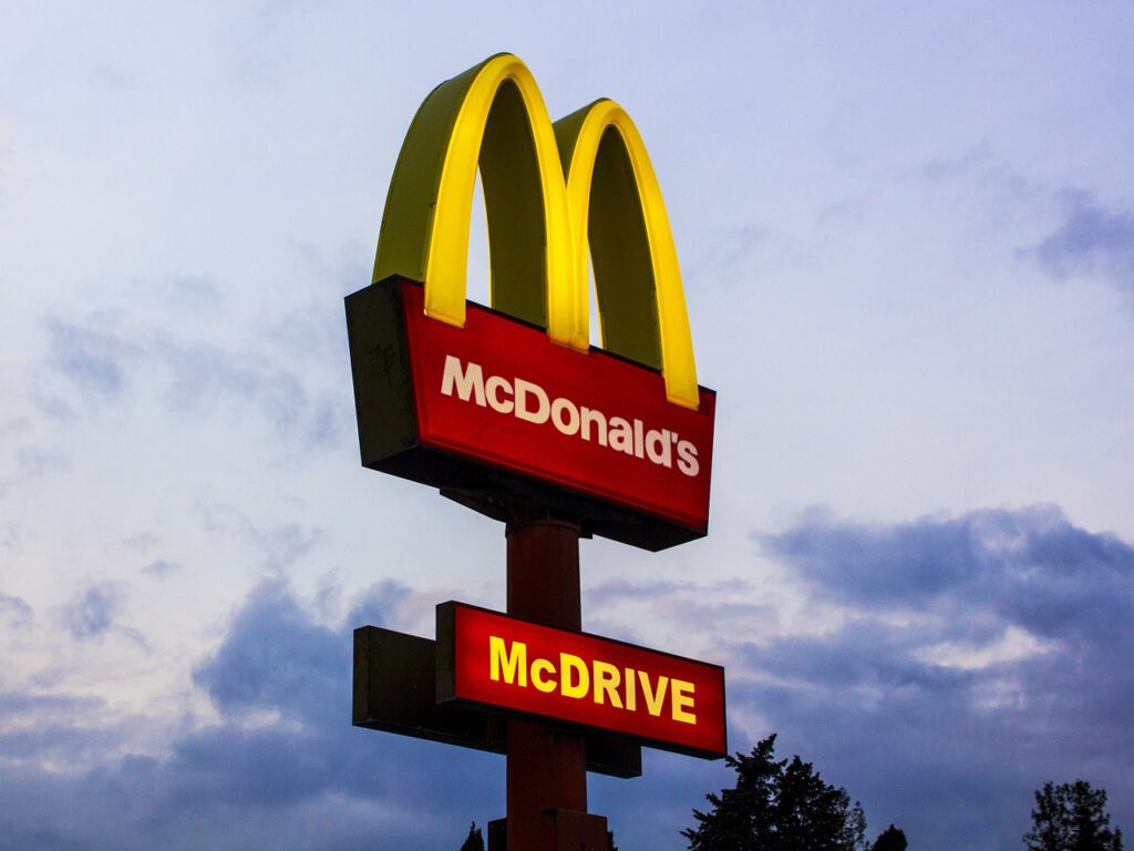 McDonald’s retira las normas de diversidad e inclusión para sus empleados