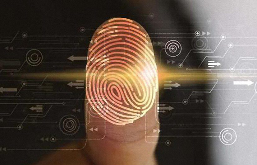 Reino Unido: Keir Starmer anuncia que quien no tenga móvil y no pueda ser monitorizado deberá pagar 85 libras cada vez que se deba identificar